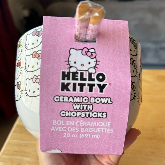 Hello Kitty ramen bowl with chopsticks (NWT) - Picture 6 of 6